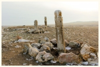 Кладбище Кызаулер с тремя стелами-кулпытасами