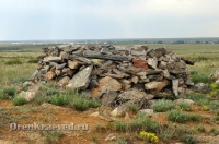 Каменные сооружения близ Адамовки