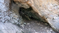 Грот-пещера в Ащельсайском утёсе. Май 2021 года