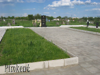 Мемориал воинам, скончавшимся от ран в госпиталях города Орска. 2009 год