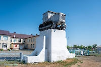 Памятник первоцелинникам в посёлке Восточный