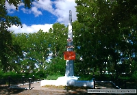 Памятник-обелиск (стела) павшим на полях сражений в годы Великой Отечественной войны п. Комсомольский