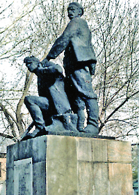 Братская могила красноармейцев, погибших в 1919 г. в боях с дутовцами