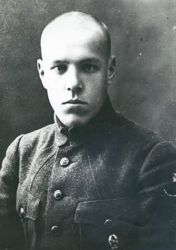Виктор Григорьевич Пеньевский командир Симбирской рабочей бригады, в состав которой входил 439 Симбирский полк. Умер в январе 1920 года