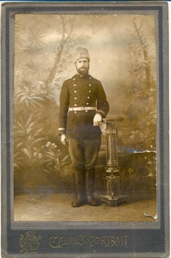 Филипп Бокарев, Шарлык (ок. 1910 г.-1915 г.), форма не рекрутская, но военная (пушкарь или кавалерист из нижних чинов)