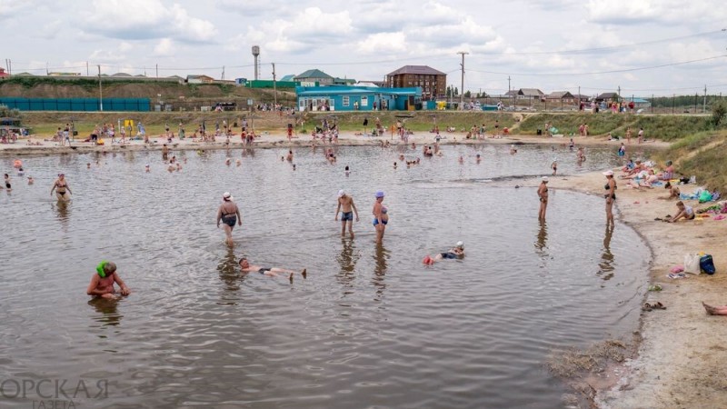Соль-Илецкие озера – любимое место туристов из многих уголков России. Здесь не только отдыхают, но и лечатся