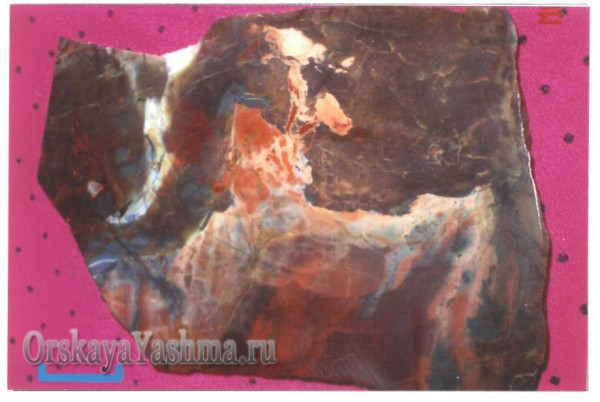 Рис. 31 Портретная яшма «Тень отца Гамлета»; 2:1