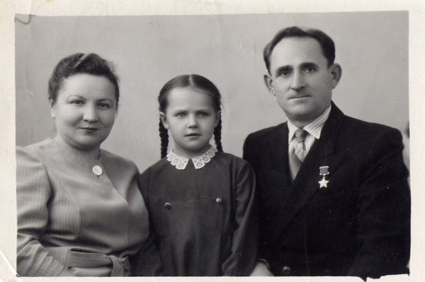 Гниломедов Иван Андреевич с супругой и дочерью