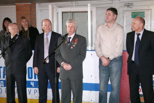 Анатолий Зибарев (в центре), фото – gazprom.ru