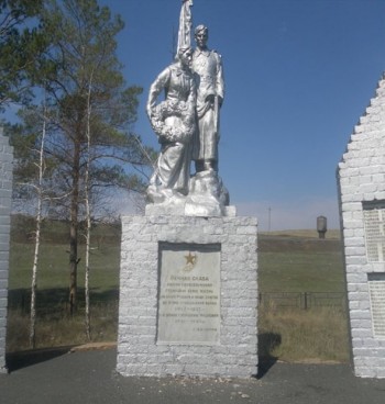 Памятник «Скорбящая мать и воин» с. Кулагино