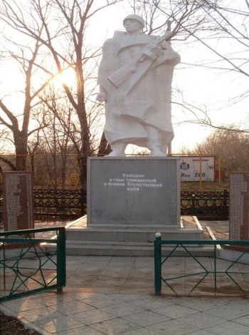 Памятник «Воинам, павшим в годы Гражданской и Великой Отечественной войны» с. Нестеровка