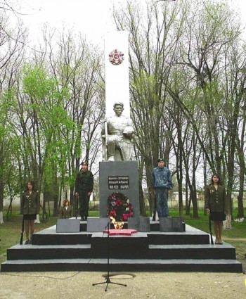 Памятник павшим землякам, погибшим за Родину 1918–1920 г., 1941–1945 г.г. село Покровка